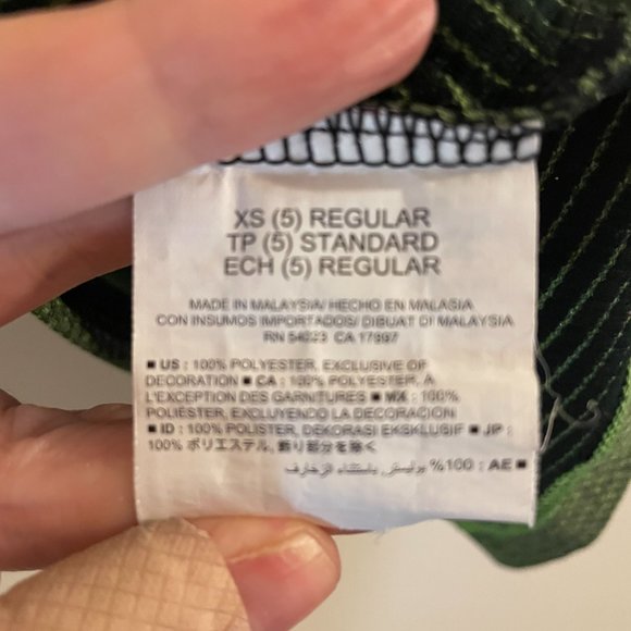 🔥 Old Navy Active | Kids' Long-Sleeve Rash Guard/Activewear Top XS (5T) - Picture 4 of 4